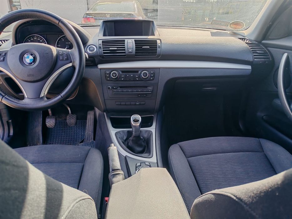 BMW 118D  zadbane, webasto i navigacja