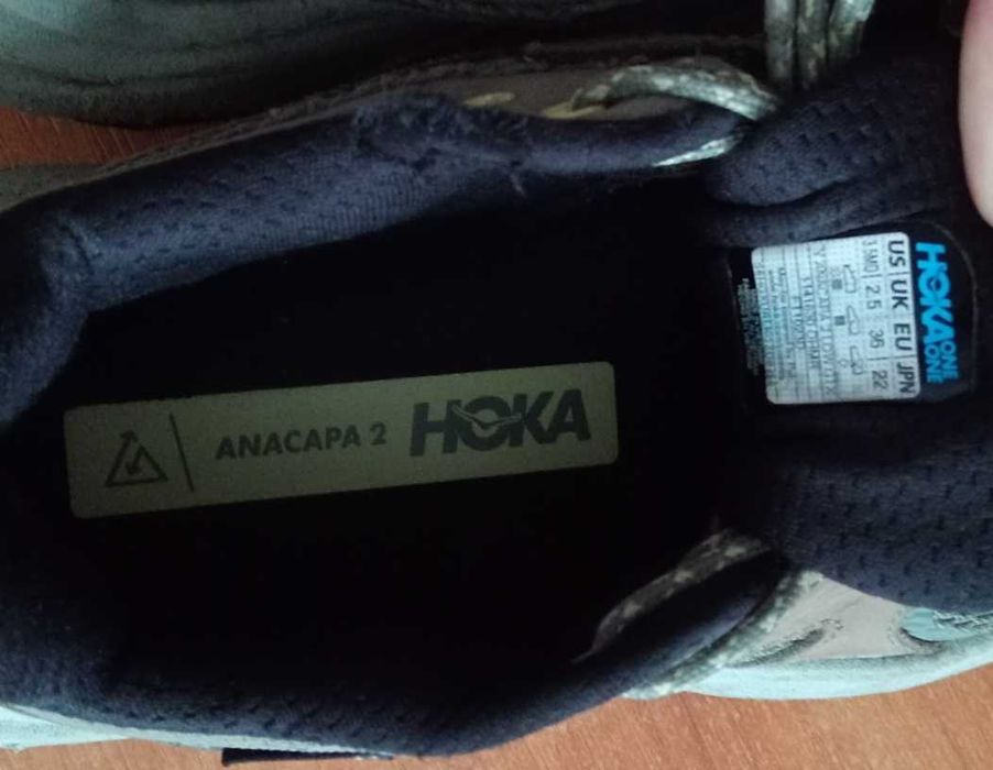 Продам взуття HOKA