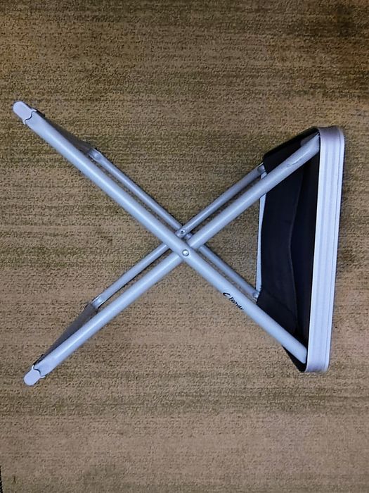 Składany stolik z.ciąganym  blatem