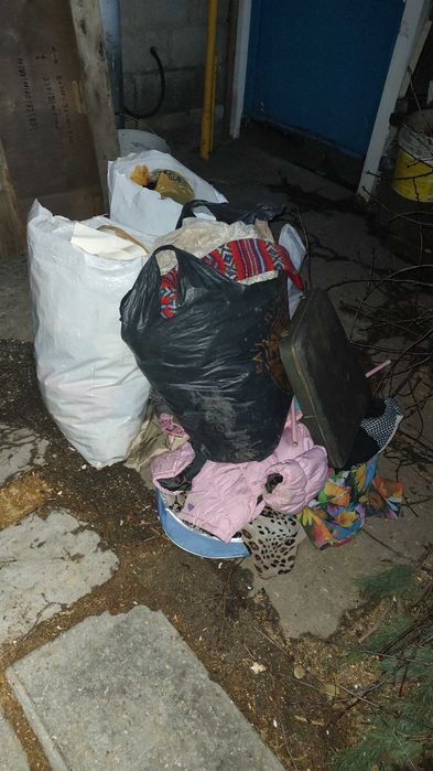 Срочно отдам вещи для детей и взрослых