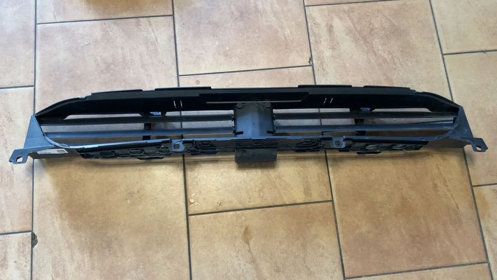 ROLETA ŻALUZJA DOLNA KIEROWNICA POWIETRZA PAS BMW X3 G01 X4 G02 7497231 LEKKO USZKODZONA