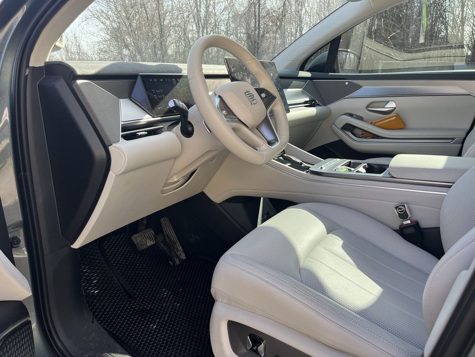 BYD tang L  2025 года