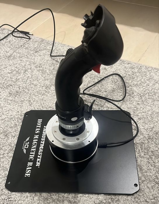 Joystick Thrustmaster c/ base