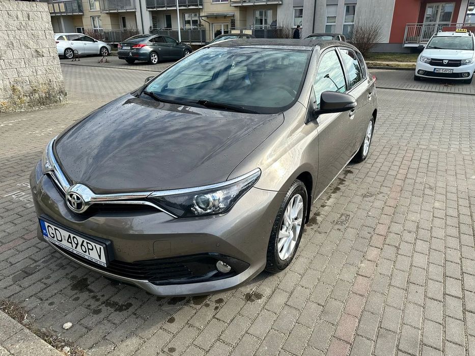 Toyota Auris AUTO OD NOWOŚCI W RODZINIE - 106000km przebiegu