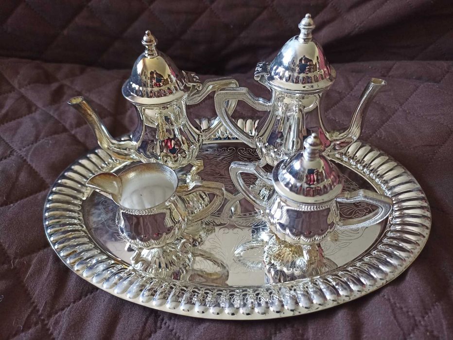 Conjunto chá pequeno banhado a prata