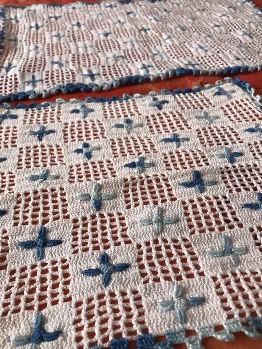 Renda colorida azul e salmão