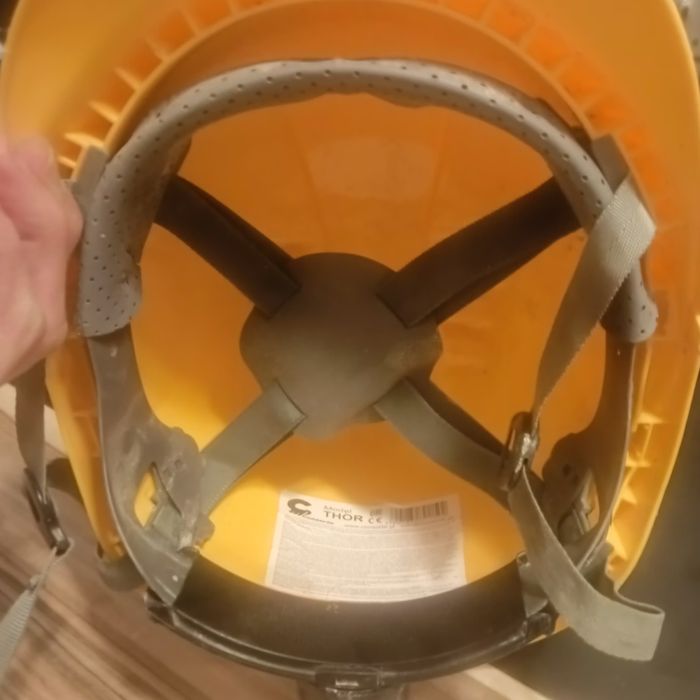 Kask budowlany biały żółty zielony