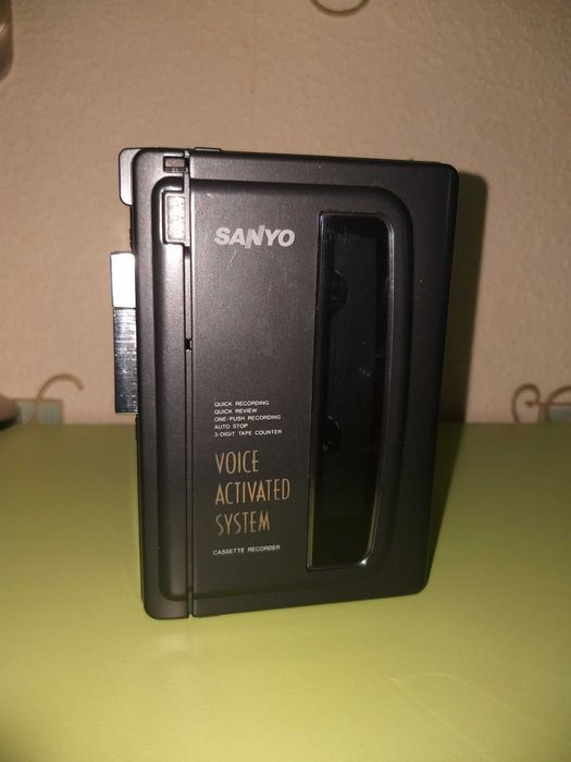 SANYO М 1118 кассетный диктофон (Ретро)