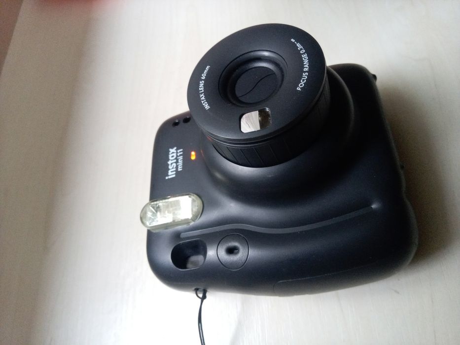 Продам Fujifilm Instax Mini 11