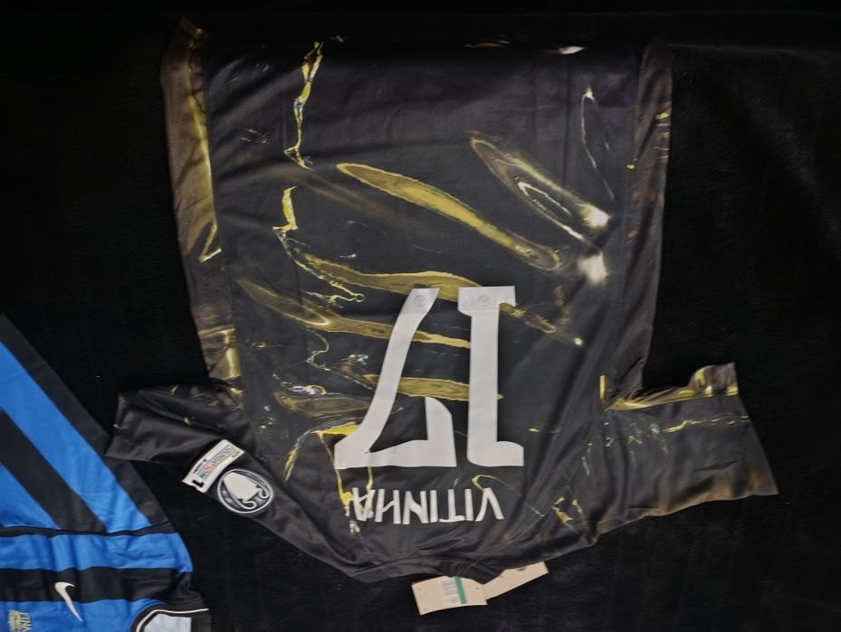 Camisola Vitinha 17
