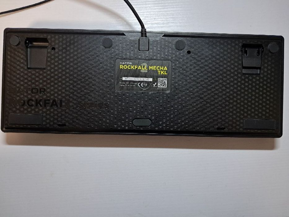 Игровой комплект: клавиатура + мышка
Продаю качественный игровой