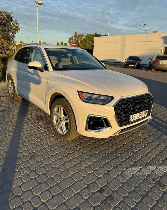 Продам Audi Q5 2022  Quattro  S-Line