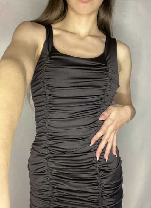 Сукня чорного кольору