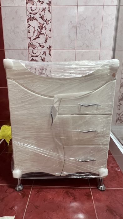Тумбочка з умивальником, рукомийником