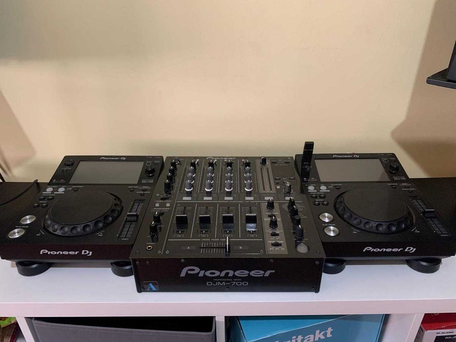 Par de XDJ 700 e DJM 700 em estado muito bom