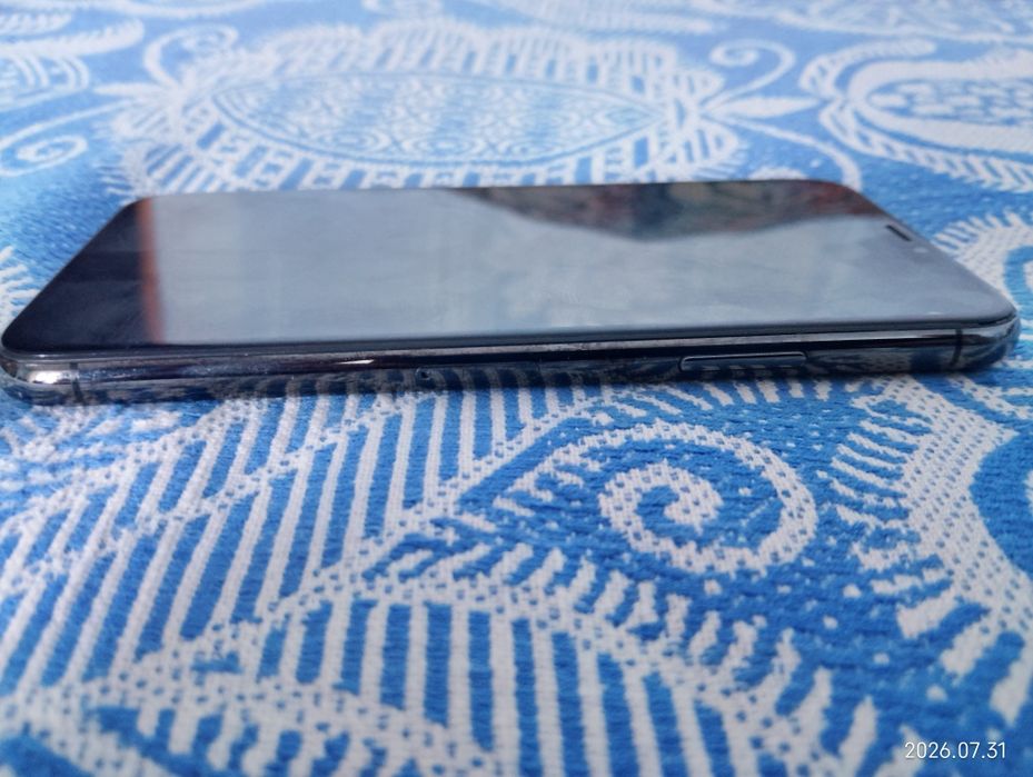 iPhone  11  pro .