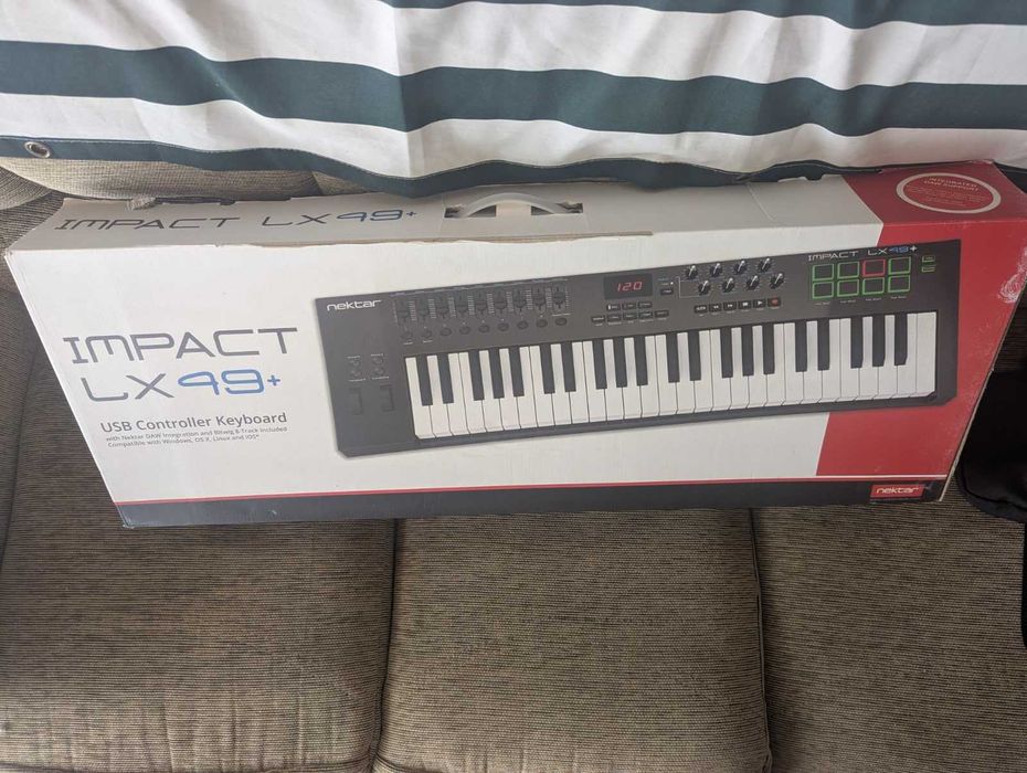 Teclado Controlador MIDI - NEKTAR Impact LX (49 Teclas)