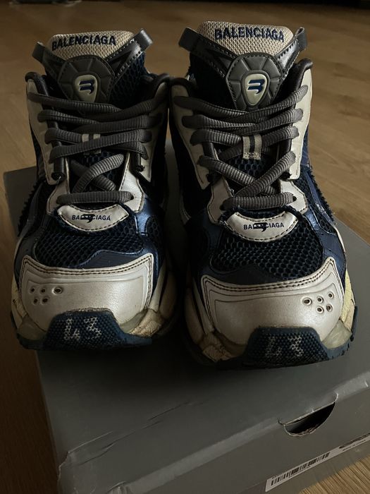 Balenciaga Runner gradient