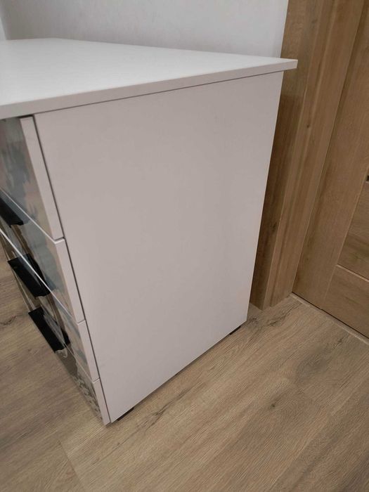 Sprzedam biurko młodzieżowe