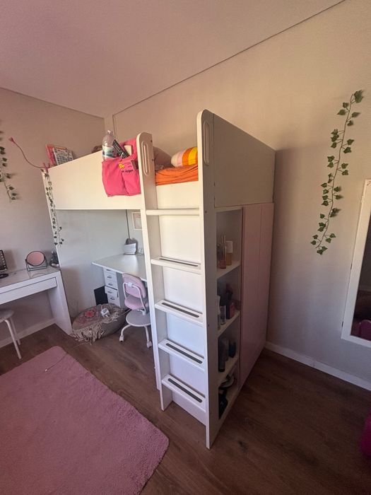 Cama beliche com escritorio e roupeiro