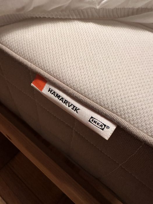 Cama IKEA Neidem com estrado e colchão
