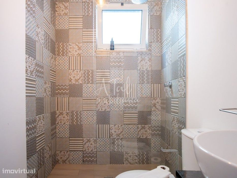 Apartamento T3 com Licença de Alojamento Local e Terrço - Lisboa