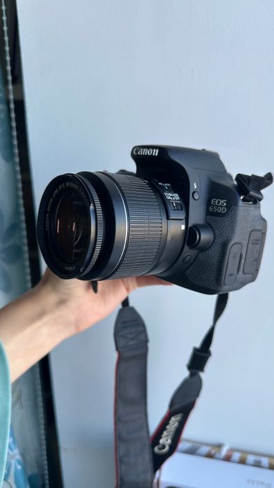 Canon EOS 650D (Rebel T4i) + kit lens 18-55mm IS II