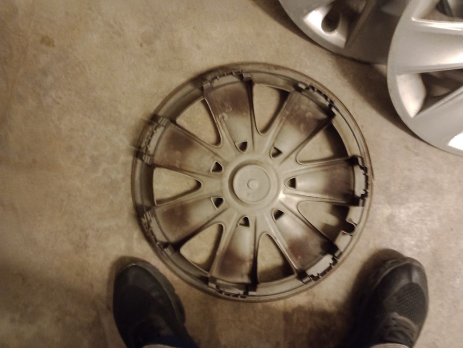 Sprzedam komplet kołpaków do BMW