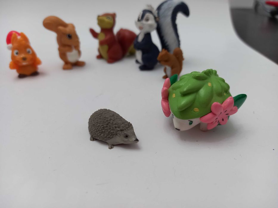 Kinder Кіндер Киндер сюрприз слон пінгвін білка їжак їжачок морж тюлень крокодил слоник