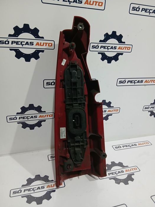 FAROLIM DIREITO BRANCA PEUGEOT PARTNER II 1.6HDI ANO: 2013