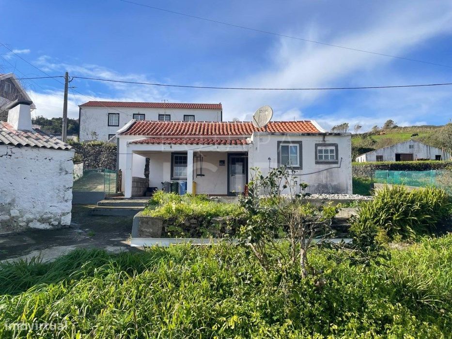 Propriedade para Renovação na Freguesia da Fazenda, Ilha das Flores
