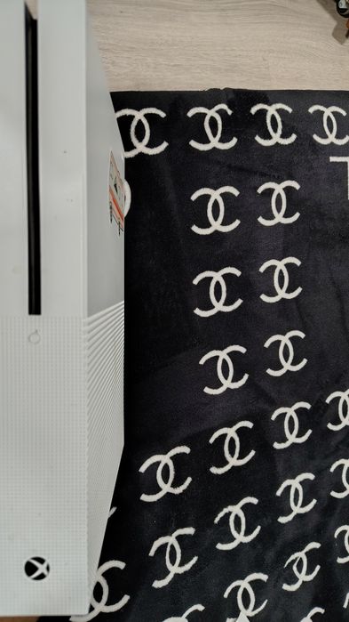 Продам Xbox one s 1 TB