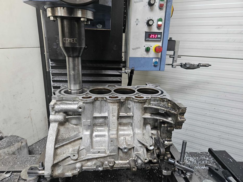 Regeneracja tulejowanie bloku Peugeot 1.0 1.4 1.6 VTI