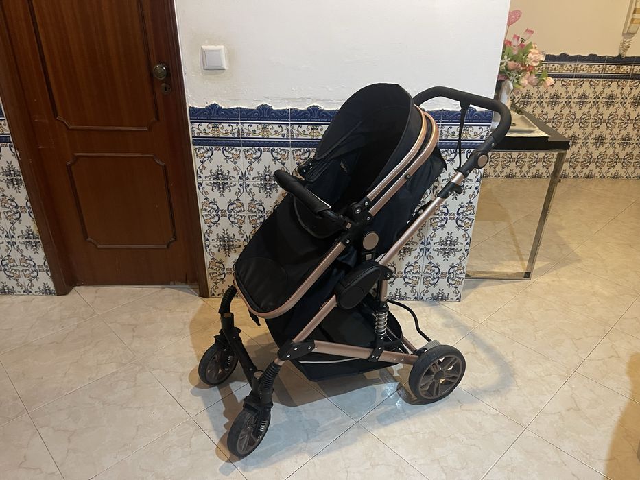Carrinho de bebé Trio Preto e Dourado - 0-36 meses