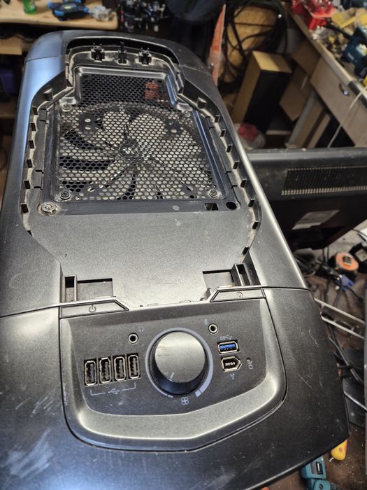 Duża obudowa komputera Corsair Graphite 600T