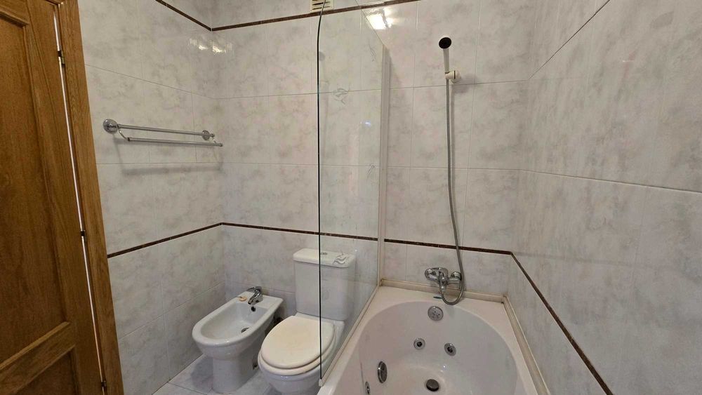 Arrenda-se Quarto Suite + Casa de Banho Privativa - Quinta do Castelo