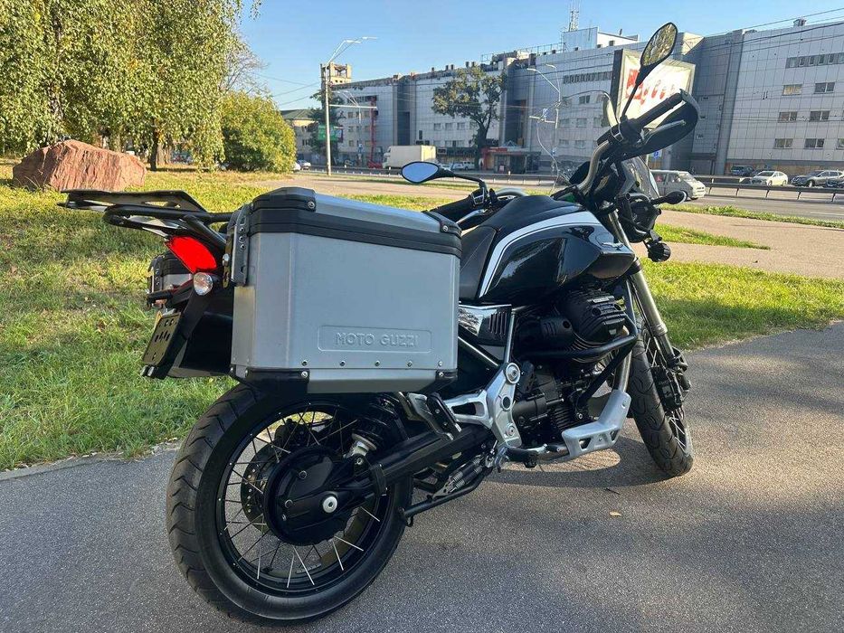 Мотоцикл Moto Guzzi V85TT 2023 рік 4500 км