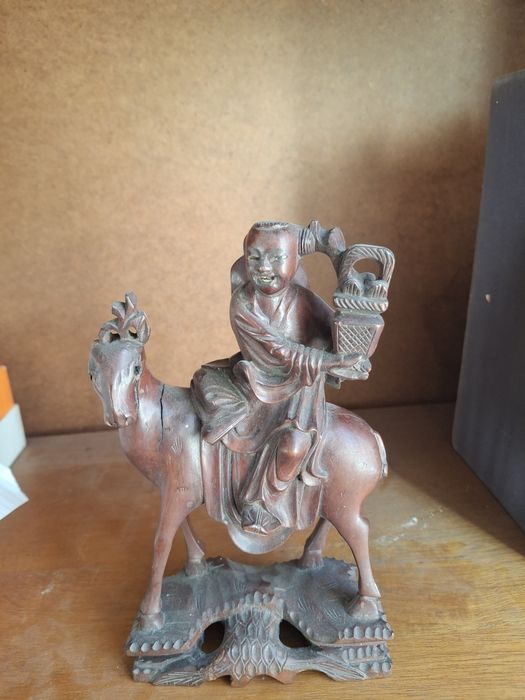 Estatueta oriental antiga