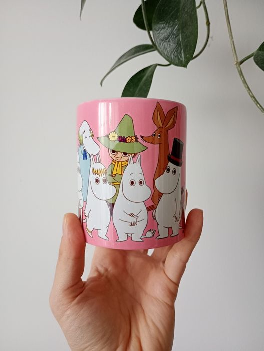 Kubek Muminki, Włóczykij, Mała Mi na różowym tle 330ml