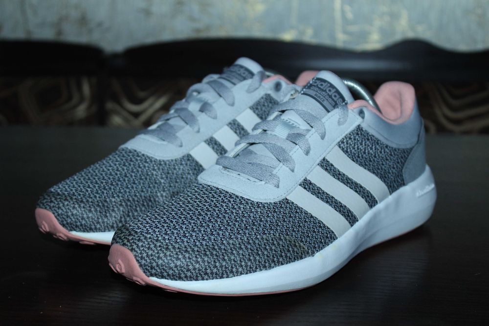 Кроссовки Adidas Race