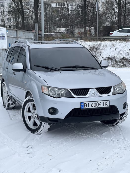 Продам Outlander XL