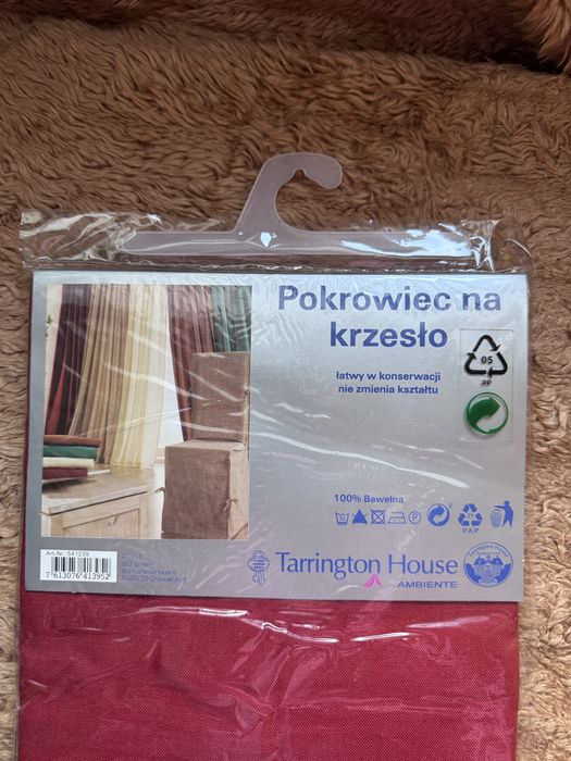 Czerwone pokrowce na krzesła 7 szt