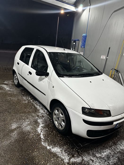 Punto ano 2000.480142471169976321