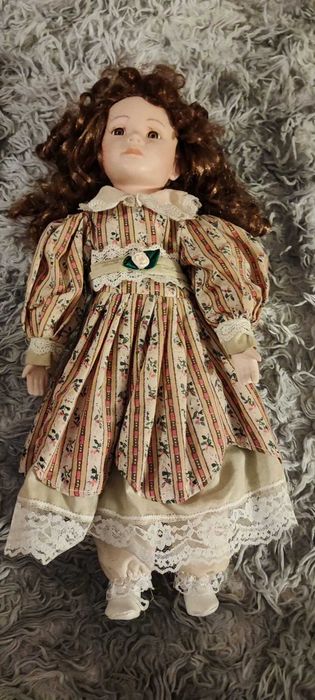 Boneca porcelana 40cm
