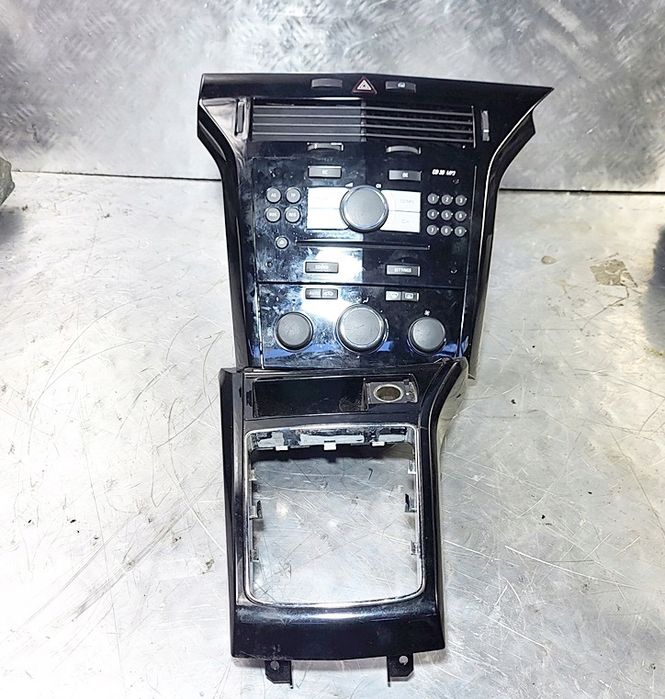 dekor czarny panel srodkowy opel astra h