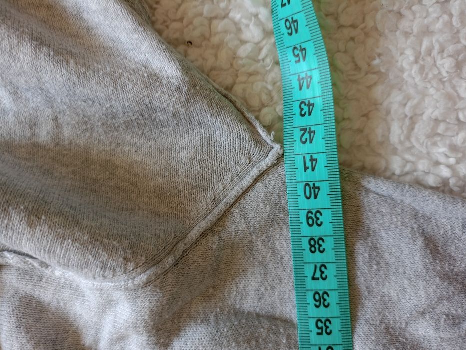 Szary cienki sweterek MANGO 140