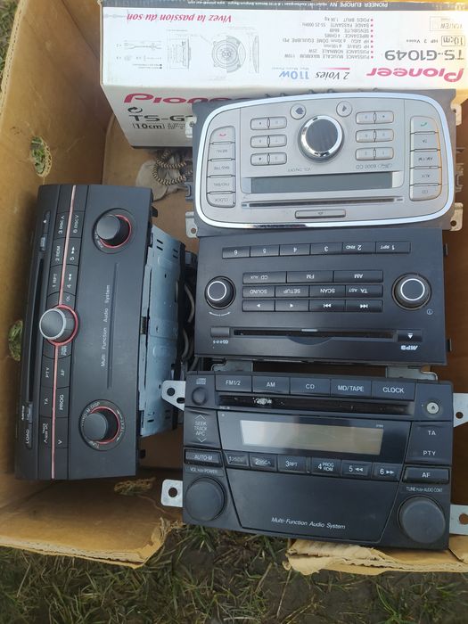 Штатні магнітоли всі робочі.