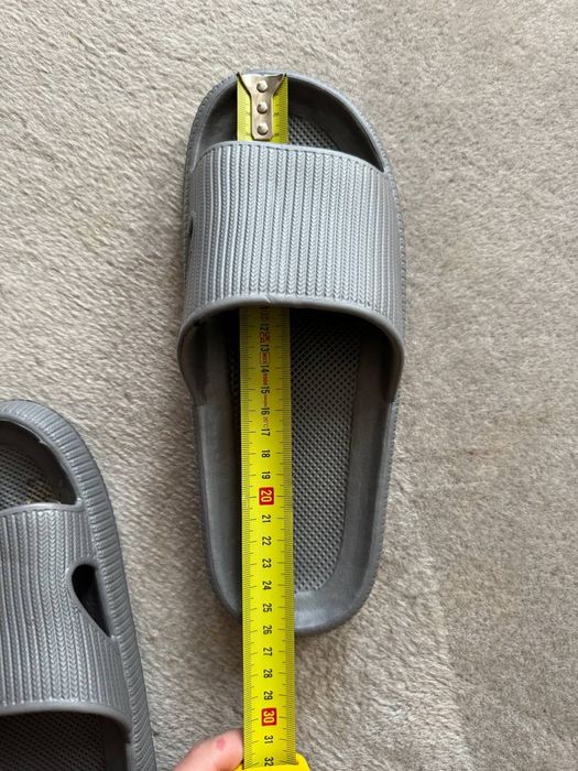 Szare klapki r.40