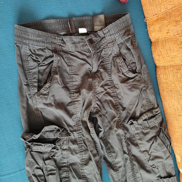 Spodnie damskie bojówki.