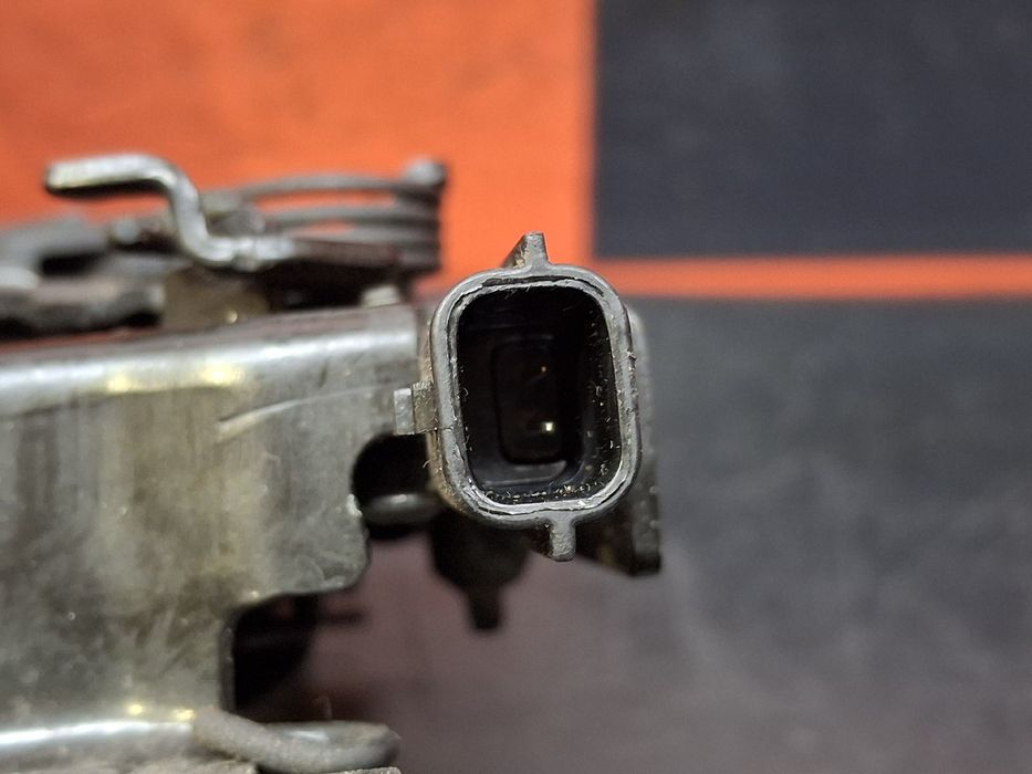 Fechadura / fecho capot DACIA Sandero II (5S_)